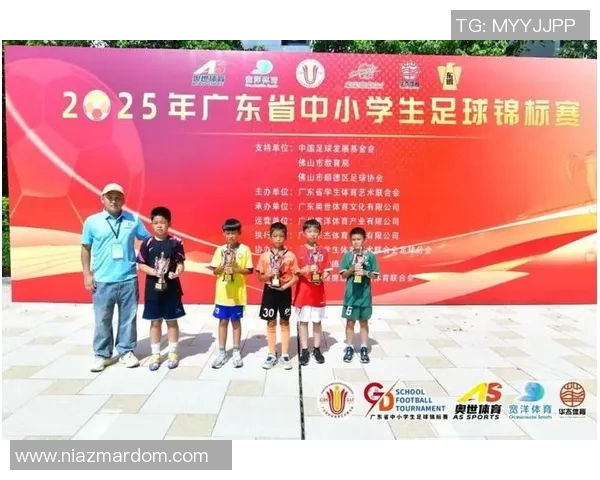 广州足球队在世界锦标赛积分榜中以60分稳居第一名展现强劲实力