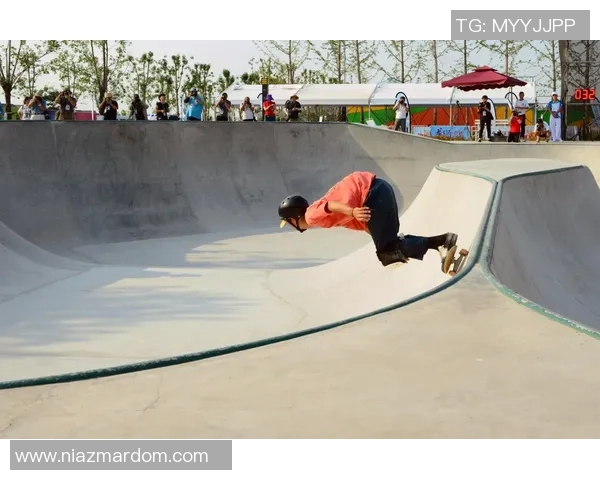 成都滑板队的奋斗与荣耀:极限运动嘉年华背后的故事与突破历程 成都滑板队的奋斗与荣耀:极限运动嘉年华背后的故事与突破历程