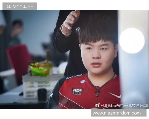 FPX在冠军杯中的灵活战术展现出强大实力与团队协作能力