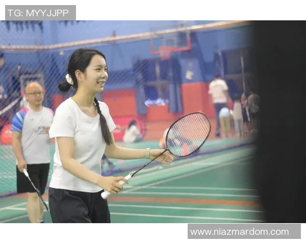 张芳的羽毛球人生探秘：从热爱到职业的深度对话与成长之路